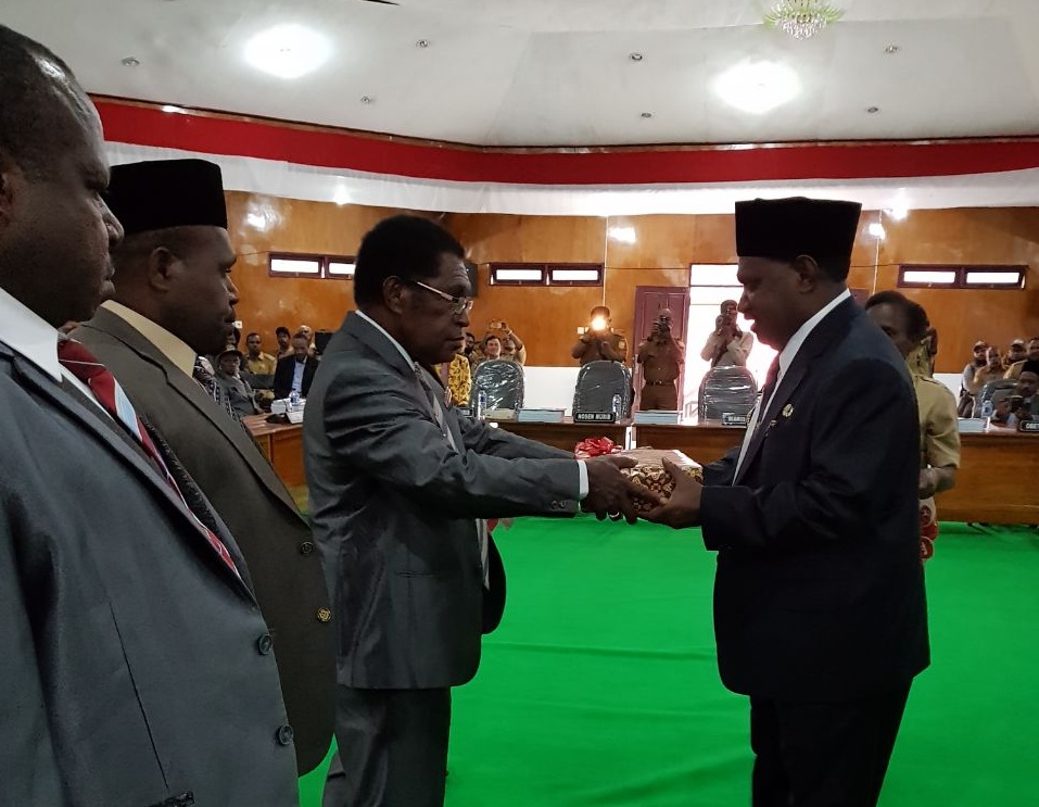 Pemda Puncak dan DPRD Sepakat Tingkatkan Pembangunan Daerah *Tertuang Dalam Sidang Perubahan APBD-P 2017